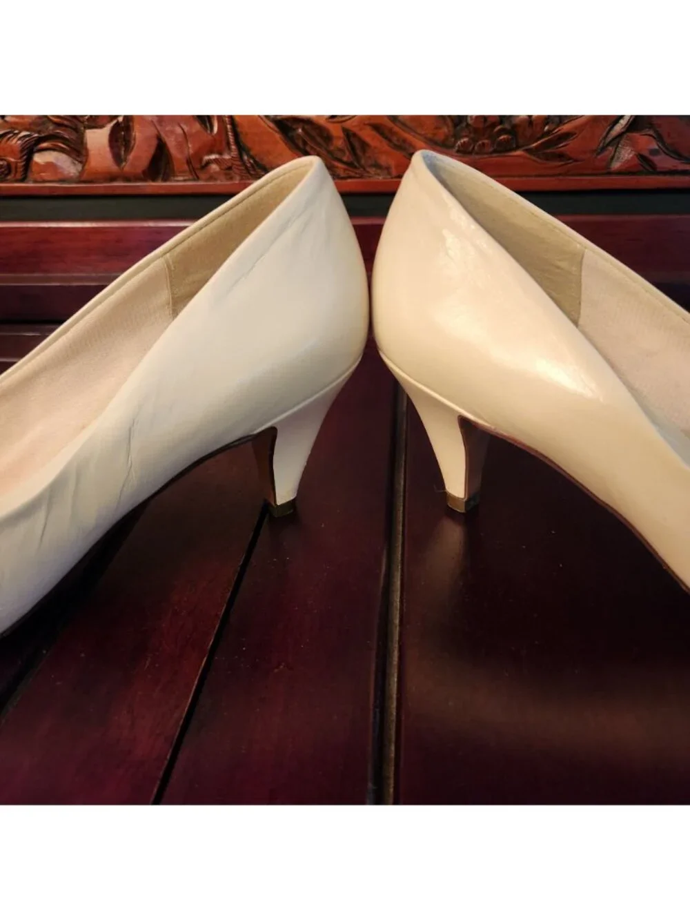 Vintage Joyce Heels Ivory Leather Pointed Toe Pumps With Gold Accent Size 8